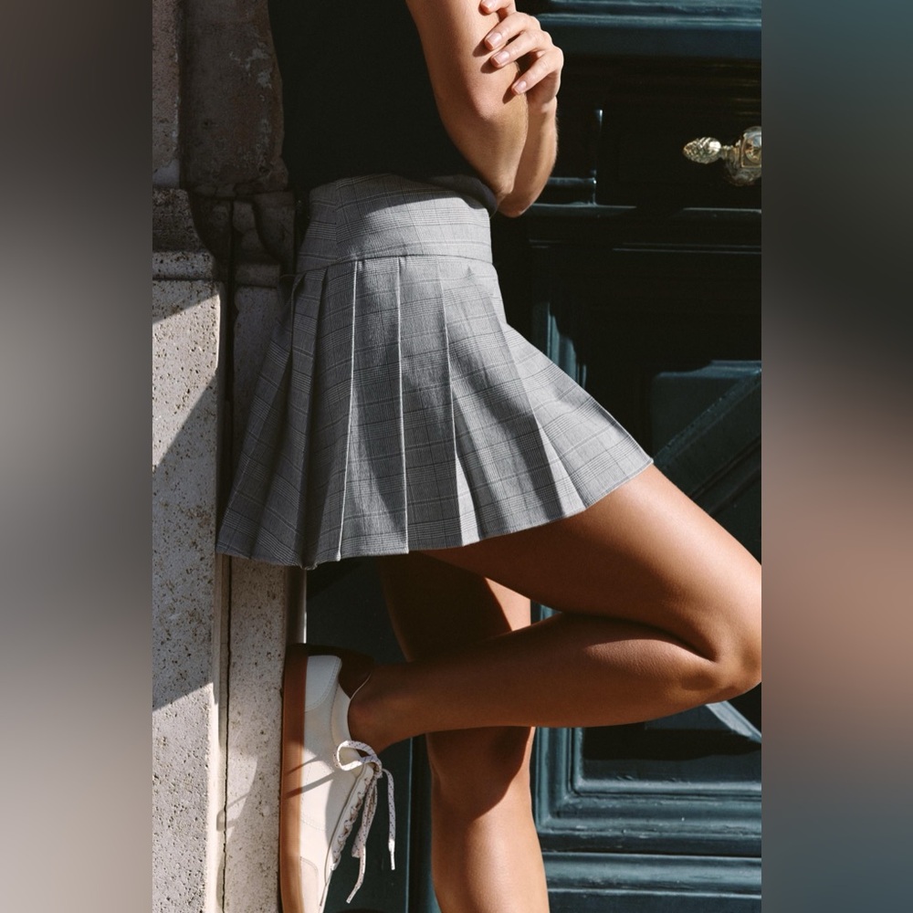 Gray Plaid Pleated Skort with Buckle Detail - Picture 3 of 11